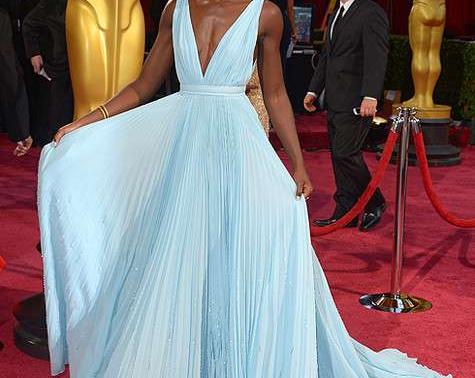 Буйство цвета: какие платья стали хитами церемонии «Оскар»