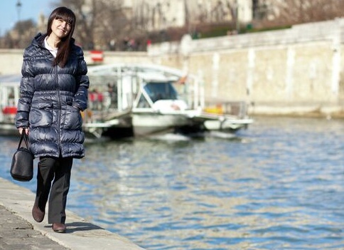 Парижанкам разрешили носить брюки